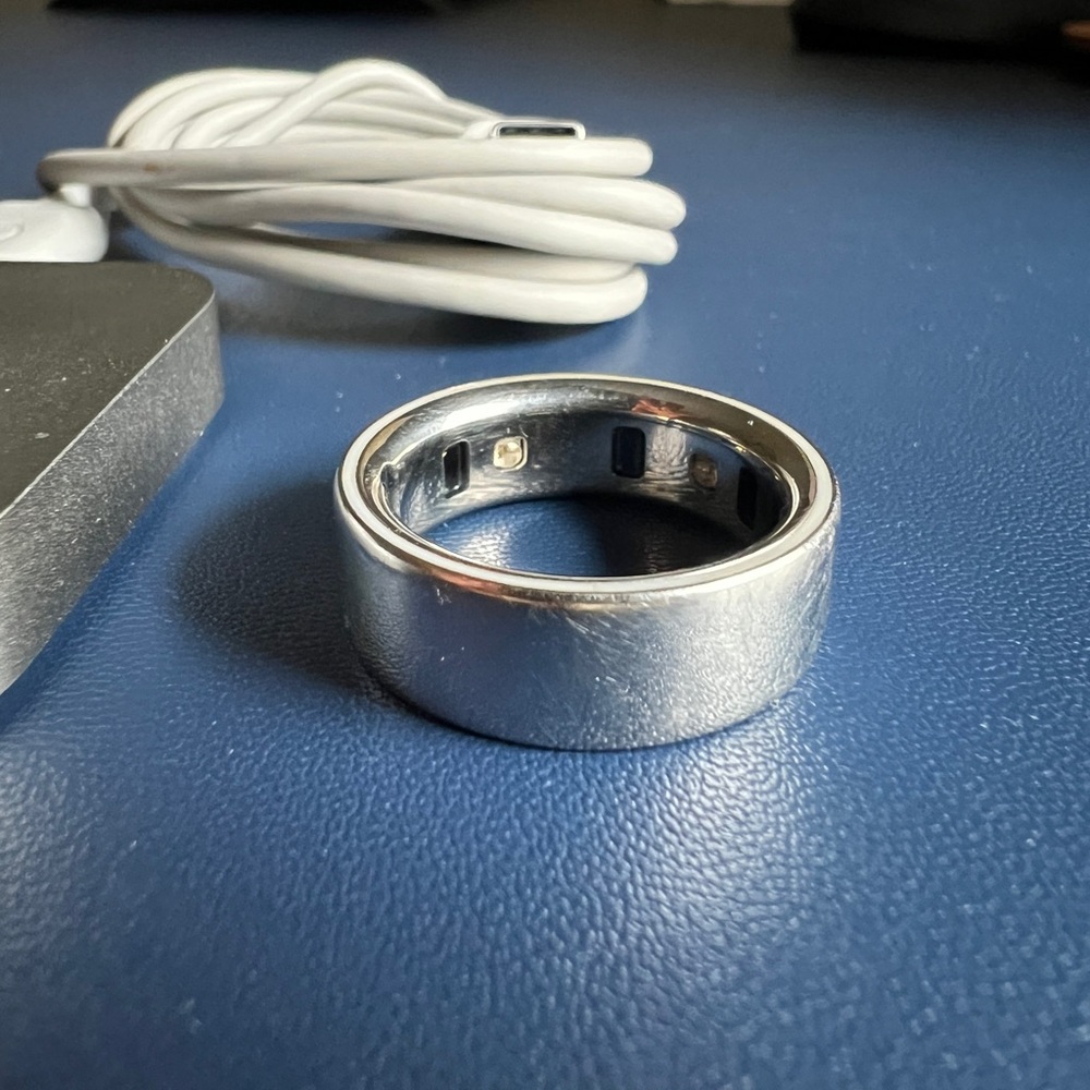 Oura Ring Gen 4 Size 10 (less than a year old!)